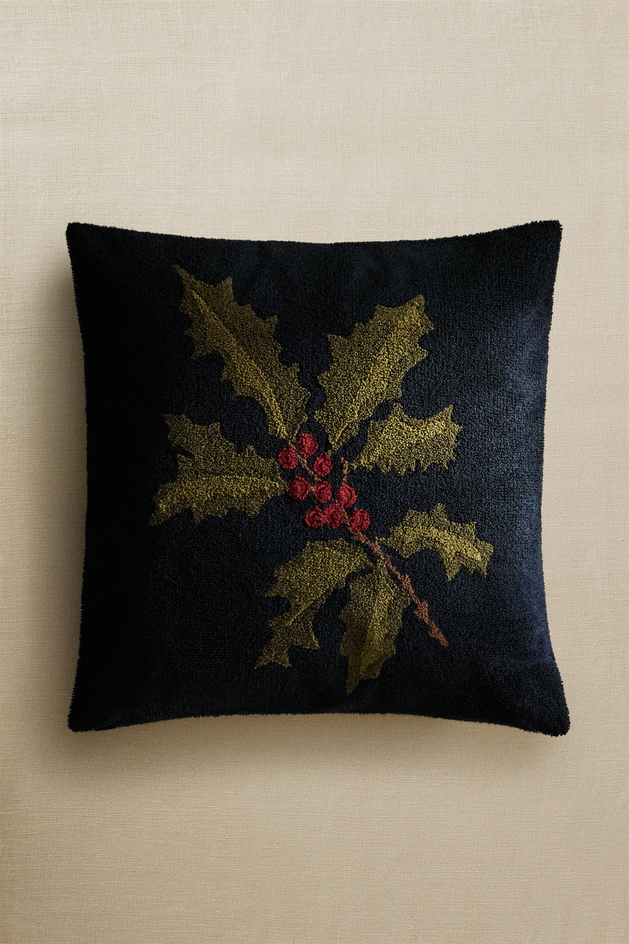 CHRISTMAS HOLLY THROW PILLOW COVER